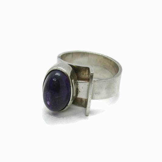 Angled view of a sterling silver and amethyst ring by Kupittaan Kulta Finland