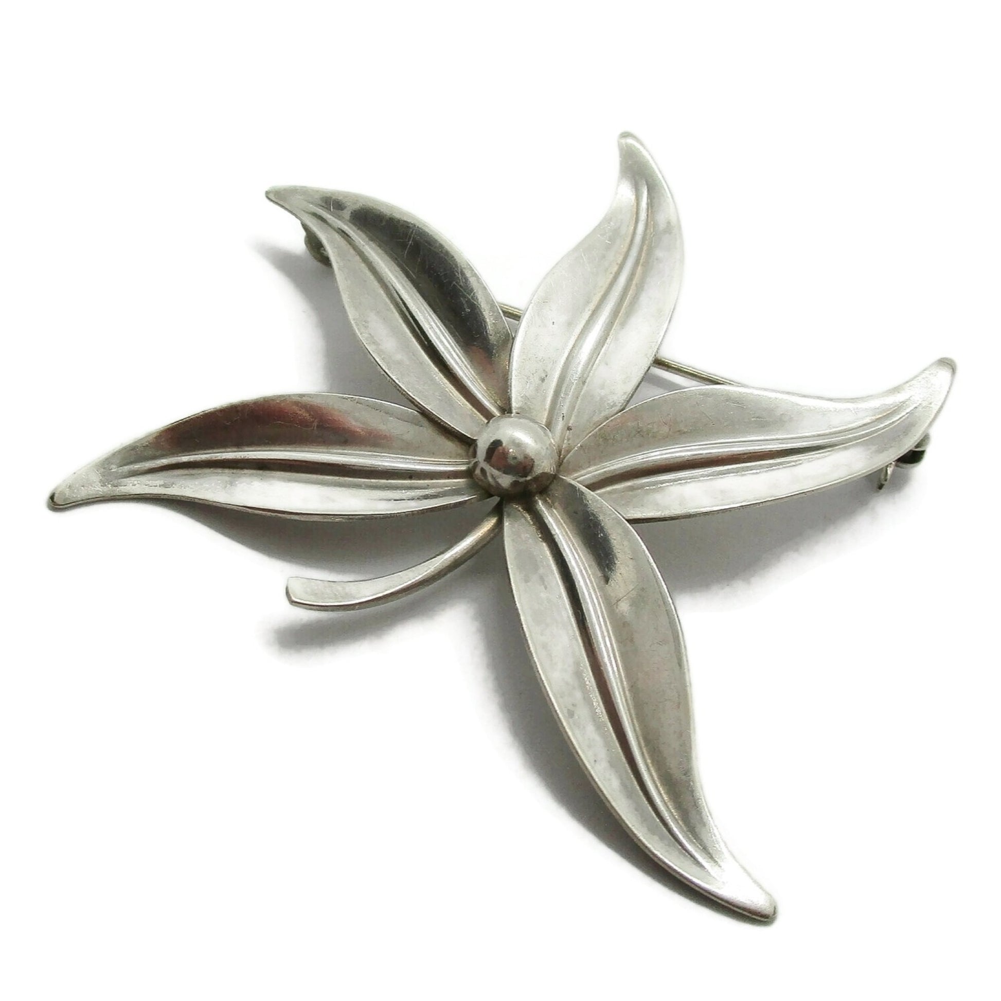 Niels Erik From large sterling silver leaf brooch close up