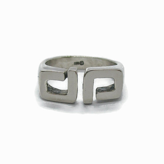 Vintage silver ring in a geometric design, front view